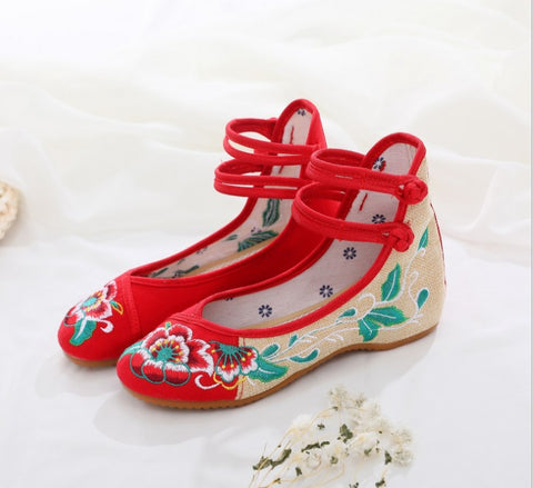 Ethnic Style Female Embroidered Cotton Square Canvas Shoes