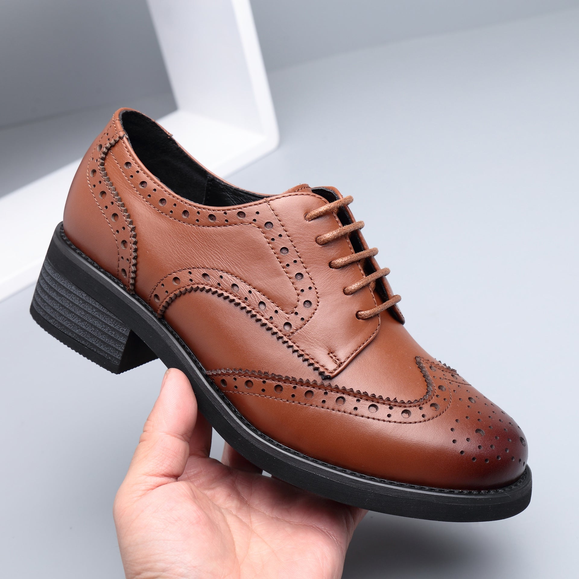New Women's Lace-up Retro Flat Bottom Leather Shoes