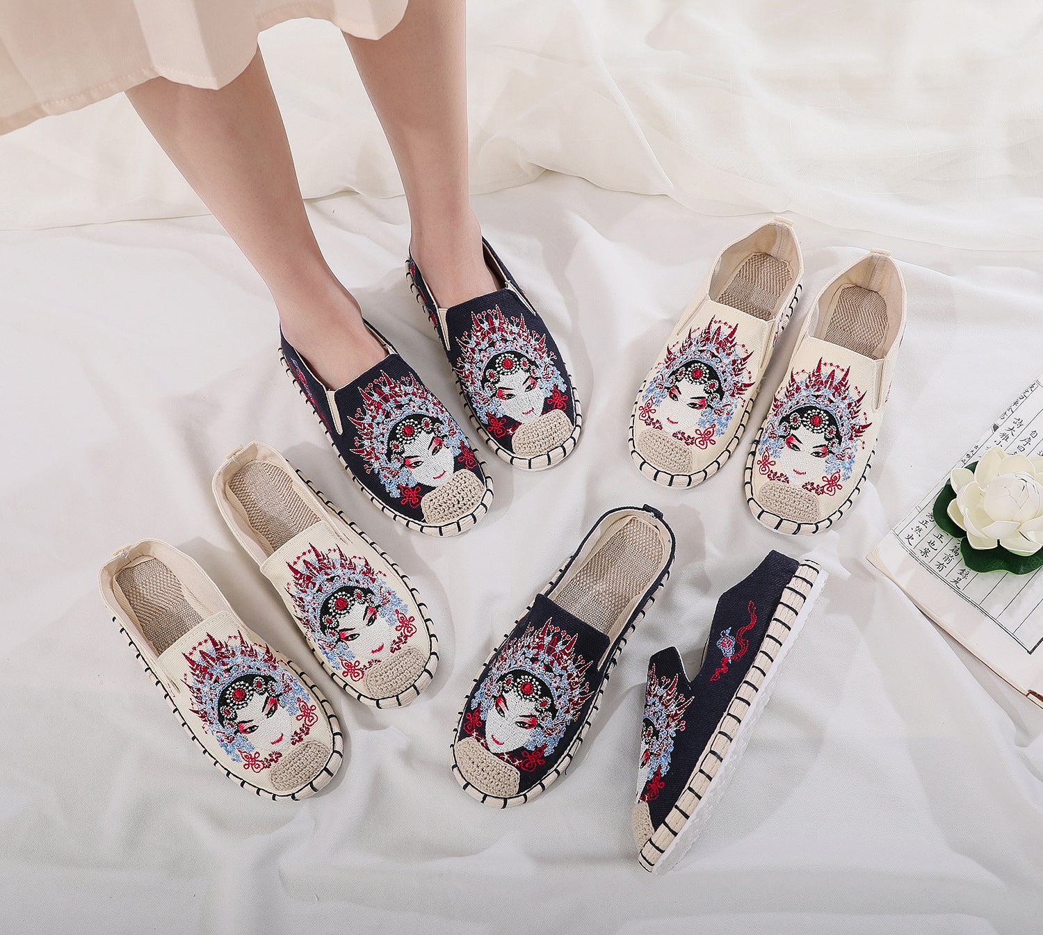 Stylish Ethnic Style Embroidered Bottom Pumps Canvas Shoes