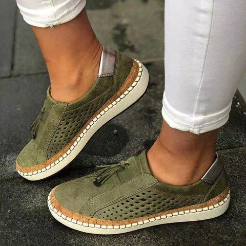 Atractivos zapatos de mujer Hollow Slip-on con borlas de una sola capa