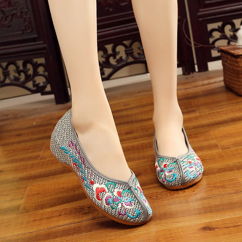 Thickened Tendon Bottom Flat Embroidery Cloth Wedding Ethnic Canvas Shoes