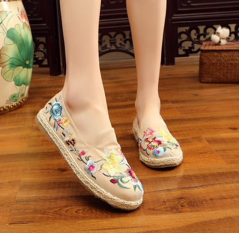 Moon Chrysanthemum Traditional Embroidered Ethnic Canvas Shoes