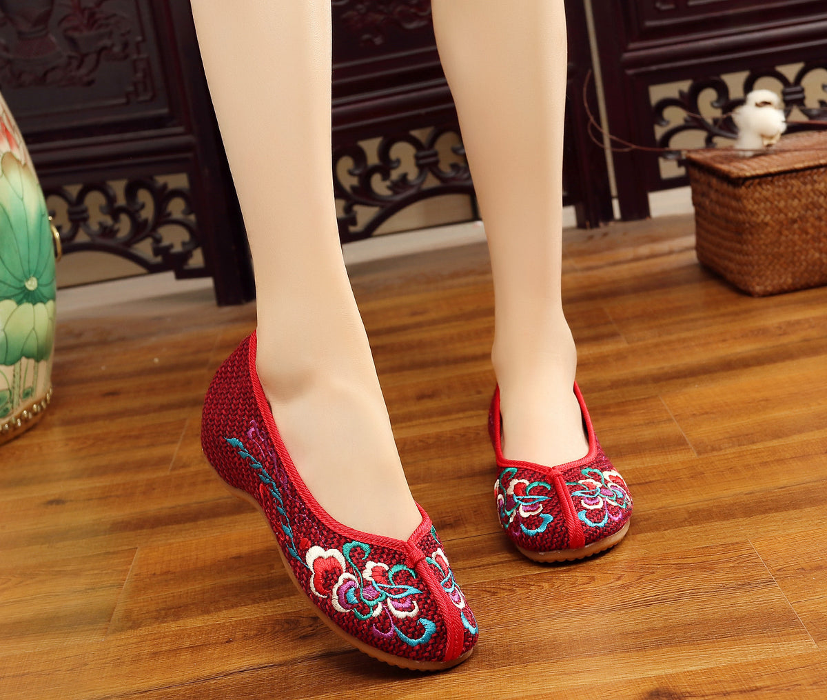 Thickened Tendon Bottom Flat Embroidery Cloth Wedding Ethnic Canvas Shoes