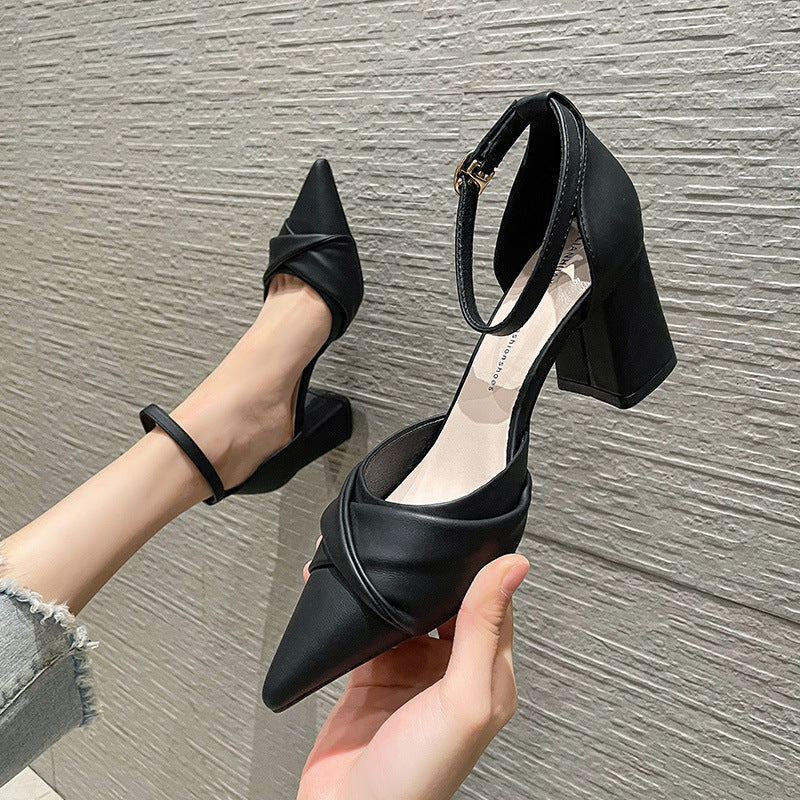 Cool Chunky Pointed Toe Black And Heels