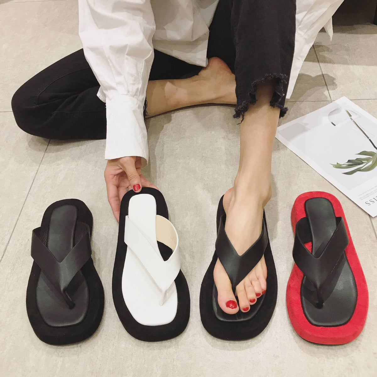 Women's Summer Thick-soled Flip-flops Outer Wear Flat Slippers