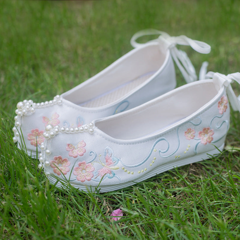 Women's Ethnic Style Retro Wedding Old Beijing Canvas Shoes