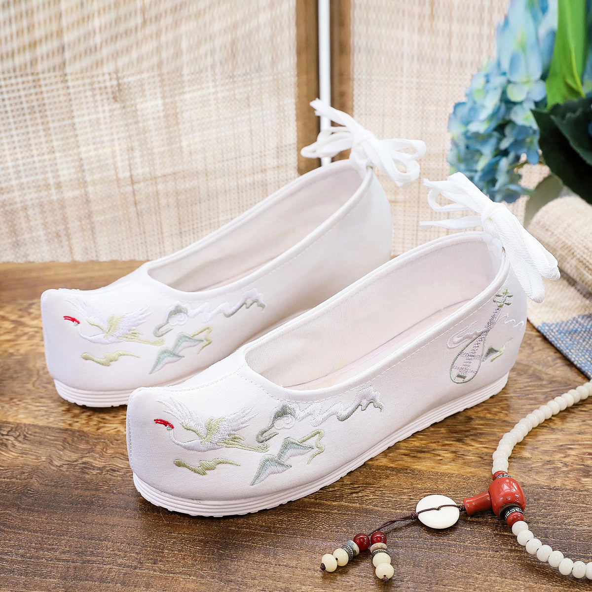 3cm Bow Antique Lace-up Toe-up-warped brodé pour les chaussures en toile Han