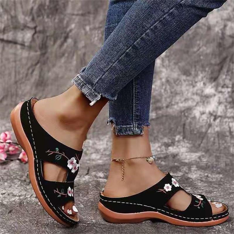Women's Summer Hollow Flower Embroidered Wedge Large Sandals