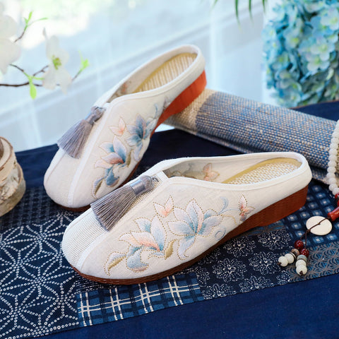 Popular Embroidered Soft Bottom Low-cut Mother Canvas Shoes