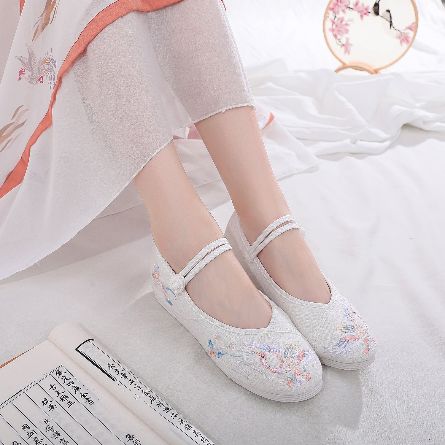 Slouchy Increasing Insole Antique Series Flat Canvas Shoes
