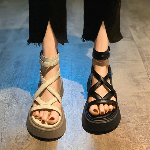 Casualowe atrakcyjne damskie sandały z odkrytymi palcami na platformie